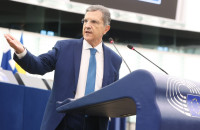 Απάντηση Κομισιόν σε Αυτιά: Επιπλέον 12 αεροσκάφη και 5 ελικόπτερα για την αντιμετώπιση των πυρκαγιών στην Ευρώπη