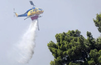 Φωτιά σε δασική έκταση στο Εξαμίλι στη Θεσσαλονίκη – Κινητοποιήθηκαν και δύο ελικόπτερα