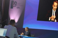 Απέφυγε την πολιτική απάντηση για Σαμαρά ο Μητσοτάκης, έμεινε στην ανθρώπινη πλευρά – Τι είπε για Καραμανλή