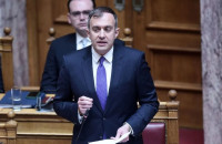 Συνάντηση Χατζηβασιλείου - Κοτσαμπά για τα μέτρα στήριξης που περιμένουν οι επαγγελματίες