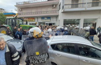 Κατά τη συγκέντρωση αγροτών της Βοιωτίας ένταση και στη Λιβαδειά