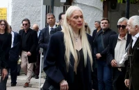 Το τελευταίο «αντίο» στον Γιώργο Νιάρχο – Καταρρακωμένη η Μάρα Θρασυβουλίδου