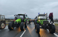 Την ώρα που χρειάζονται συμπαράσταση οι αγρότες γιορτές και πανηγύρια στους Δήμους για τα Χριστούγεννα