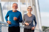 Η «μαγική» πρωτεΐνη που αναστρέφει τη γήρανση – Με μία δόση