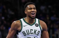 Απίστευτο περιστατικό με τον Γιάννη Αντετοκούνμπο - Γιατί εμφανίστηκε με μαυρισμένο μάτι;