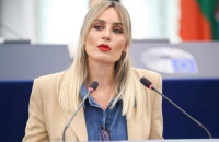 Ελεονώρα Μελέτη -Τα Γλυπτά του Παρθενώνα είναι σύμβολο όχι ντεκόρ δεξιώσεων