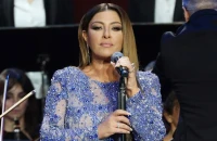 Έλενα Παπαρίζου: Παραμένει στο νοσοκομείο η τραγουδίστρια, οι νεότερες πληροφορίες για την υγεία της