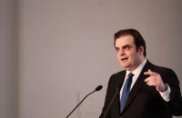 Κυριάκος Πιερρακάκης- Στον πυρήνα της πολιτικής μας είναι η αφαίρεση εμποδίων για τις οικογένειες και τους νέους