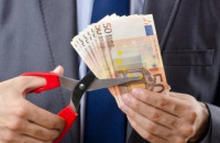 ΟΟΣΑ: Φρένο στην αύξηση των μισθών στην Ελλάδα η οποία βρίσκεται στον πάτο της ΕΕ