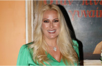 Στο νοσοκομείο η Ορθούλα Παπαδάκου - Η αποκάλυψη για το χειρουργείο στο οποίο υποβλήθηκε