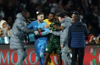 Χαμός μετά το Αλγερία – Νιγηρία: Ξύλο μεταξύ παικτών και δημοσιογράφων