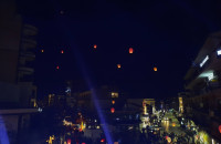 Πολιτεία των Ευχών: Εκατοντάδες φαναράκια φώτισαν τον ουρανό των Σερρών για καλό σκοπό