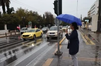 Καιρός αύριο: Τοπικές βροχές και καταιγίδες σε Αττική και σε νησιά – Δεν ξεπερνά τους 18 βαθμούς η θερμοκρασία