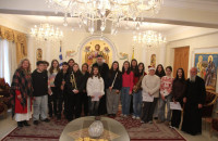 Καλαντιστές «πλημμύρισαν» το Επισκοπείο Σερρών