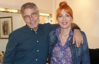 Σμαράγδα Καρύδη - Θοδωρής Αθερίδης: 23 χρόνια μαζί στη ζωή, στη σκηνή και στην οθόνη, το άλμπουμ της κοινής τους διαδρομής