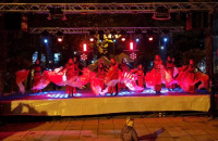 Χορός και μουσική ζέσταναν το “Κάστρο των Χριστουγέννων” στο Σιδηρόκαστρο