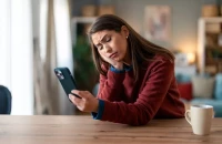 Η χρήση εφαρμογών γνωριμιών μας «ρίχνει» ψυχολογικά – Ποιοι επιβαρύνονται περισσότερο