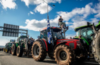 Αγρότες: «Δεν πάμε για διαπραγματεύσεις ως ζητιάνοι» – Η εικόνα σε όλα τα μπλόκα