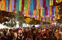 Αποκριάτικο ξεφάντωμα στην πόλη των Σερρών την Τσικνοπέμπτη