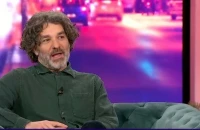 Λαγούτης: «Η συγκεκριμένη ερώτηση ήταν για φάπες... Αν ήμουν λίγο πιο οξύθυμος θα τις έριχνα εγώ»