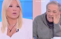 Ενοχλημένος ο Μικρούτσικος: «Με κοντράρετε λες και είμαι παρανοϊκός»