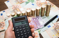 Πόσο πιθανή είναι η μείωση της προκαταβολής φόρου για επαγγελματίες και επιχειρήσεις