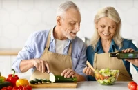 Νηστεία: Πότε «ρίχνει» τη χοληστερόλη και πότε παχαίνει – Η διαιτολόγος ενημερώνει