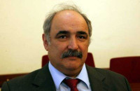 Ιλαροτραγική η παράσταση ! Βαίνει προς έξοδον … Το Χορικό της Νίκαιας -Γράφει ο Μάρκος Μπόλαρης