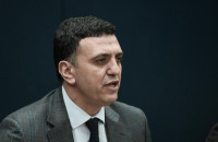 «Ξεσπά» ο Κικίλιας για τους γονείς που αρνούνται τις μάσκες: Να τους πάω στα παιδιατρικά νοσοκομεία για να δουν