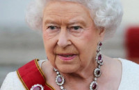 Συναγερμός στο Μπάκιγχαμ: Ιταλός υπάλληλος “ξάφρισε” τη βασίλισσα Ελισάβετ