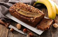 10+1 υλικά που θα αναβαθμίσουν το κέικ μπανάνα