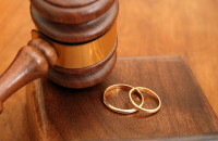 Έκδοση διαζυγίου: Τι αλλάζει με το νομοσχέδιο για την επιμέλεια των παιδιών