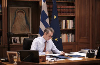 Πολυτεχνείο: Λουλούδια από τον Μητσοτάκη