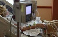 «Μεγάλο σχολείο είναι το νοσοκομείο. Γι’αυτό όταν ξυπνήσεις αύριο μην παραπονεθείς για τίποτα, τα έχεις όλα»