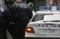 Εξαρθρώθηκε συμμορία που έκλεβε πορτοφόλια από ηλικιωμένους σε λαϊκές αγορές και νοσοκομεία