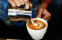 Γιατί δεν πρέπει να πίνουμε καπουτσίνο μετά το πρωί;