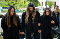 Μητέρα Βαγγέλη Γιακουμάκη: «Όταν άλλαξε δωμάτιο, οι Κρητικοί τον φώναζαν “ρουφιάνο”»