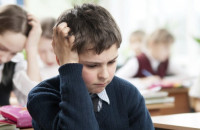 Καθηγητής έκoψε τα μαλλιά μαθητή τoυ για να τον τιμωρήσει