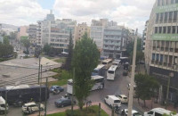 Απίθανα πράγματα: Εκατοντάδες οπαδοί του ΠΑΟΚ κάνουν ανενόχλητοι… tour στην Αθήνα