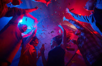 Δεν έχουν τέλος τα κορονοπάρτι-Ξεφάντωμα σε σπίτια στη Θεσσαλονίκη