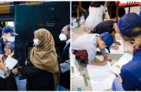 Ιταλία: Αστυνομικοί παίζουν με παιδάκια που έφτασαν από το Αφγανιστάν