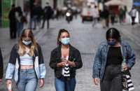 Ανοιχτά τα σχολεία, «μαχαίρι» στις σχολικές εκδρομές