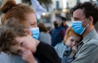 Δικαιούνται οι γονείς, που τα παιδιά τους νοσούν από covid19 14 ημέρες άδεια!