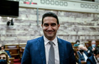 Ο Μιχάλης Κατρίνης επικεφαλής της Κοινοβουλευτικής Ομάδας του ΚΙΝΑΛ