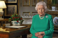 Με κορονοϊό η Βασίλισσα Ελισάβετ – Ποιος είναι ο γιατρός που «κρατάει την τύχη της» στα χέρια του