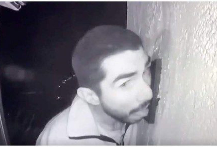 Η ΑΣΤΥΝΟΜΙΑ ΑΝΑΖΗΤΑ ΤΟΝ ΑΝΔΡΑ ΠΟΥ ΕΓΛΕΙΦΕ ΕΠΙ 3 ΩΡΕΣ ΕΝΑ ΚΟΥΔΟΥΝΙ! Η ΑΣΤΥΝΟΜΙΑ ΑΝΑΖΗΤΑ ΤΟΝ ΑΝΔΡΑ ΠΟΥ ΕΓΛΕΙΦΕ ΕΠΙ 3 ΩΡΕΣ ΕΝΑ ΚΟΥΔΟΥΝΙ!