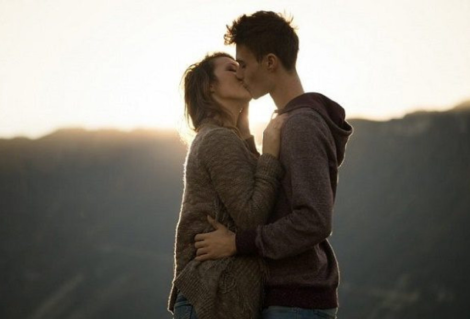 Φιλί: Το πιο ωραίο συναίσθημα, ξέρεις γιατί το δίνεις; Φιλί: Το πιο ωραίο συναίσθημα, ξέρεις γιατί το δίνεις;