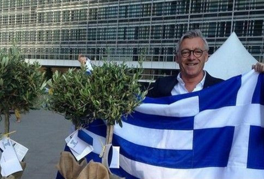 ΒΕΛΓΟΣ ΦΙΛΕΛΛΗΝΑΣ ΠΟΥ ΜΑΖΕΥΕΙ ΧΡΗΜΑΤΑ ΓΙΑ ΝΑ ΖΕΣΤΑΝΕΙ ΤΑ ΣΧΟΛΕΙΑ ΤΗΣ ΒΟΡΕΙΑΣ ΕΛΛΑΔΑΣ! ΒΕΛΓΟΣ ΦΙΛΕΛΛΗΝΑΣ ΠΟΥ ΜΑΖΕΥΕΙ ΧΡΗΜΑΤΑ ΓΙΑ ΝΑ ΖΕΣΤΑΝΕΙ ΤΑ ΣΧΟΛΕΙΑ ΤΗΣ ΒΟΡΕΙΑΣ ΕΛΛΑΔΑΣ!