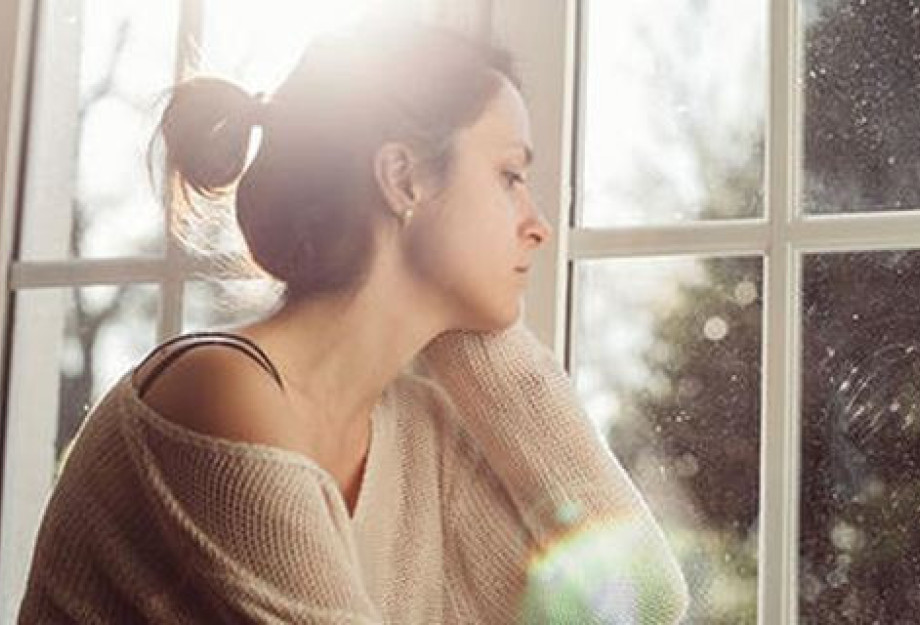 EΠΟΧΙΚΗ ΚΑΤΑΘΛΙΨΗ: 6 ΣΥΜΠΤΩΜΑΤΑ ΚΑΙ ΠΩΣ ΘΑ ΤΗΝ ΑΝΤΙΜΕΤΩΠΙΣΕΤΕ! EΠΟΧΙΚΗ ΚΑΤΑΘΛΙΨΗ: 6 ΣΥΜΠΤΩΜΑΤΑ ΚΑΙ ΠΩΣ ΘΑ ΤΗΝ ΑΝΤΙΜΕΤΩΠΙΣΕΤΕ!
