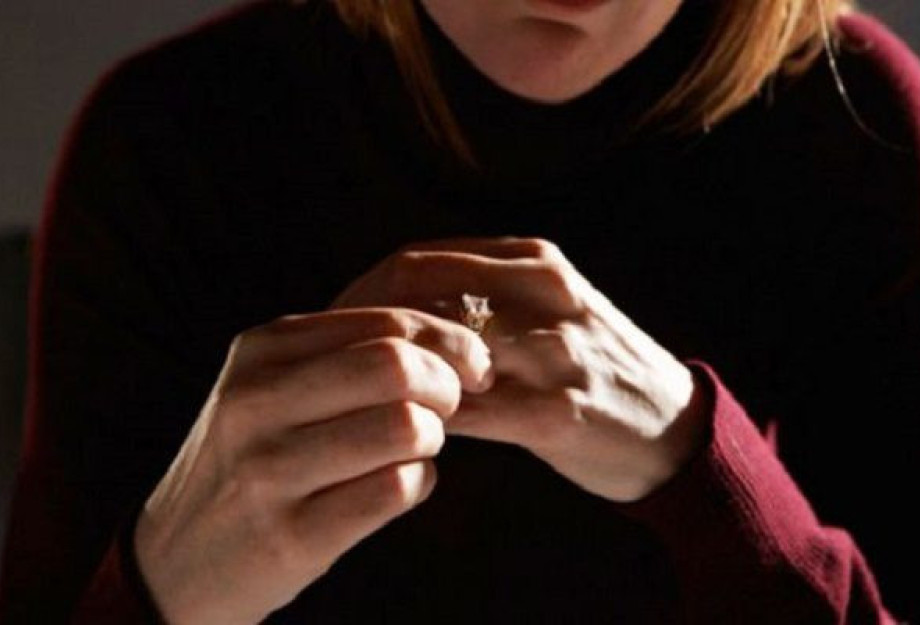 Διαζευγμένη μαμά, βάζει τους άντρες στη θέση τους! Διαζευγμένη μαμά, βάζει τους άντρες στη θέση τους!